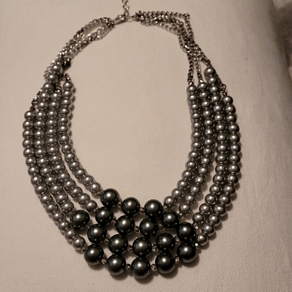 Necklace 4 Rows 20$